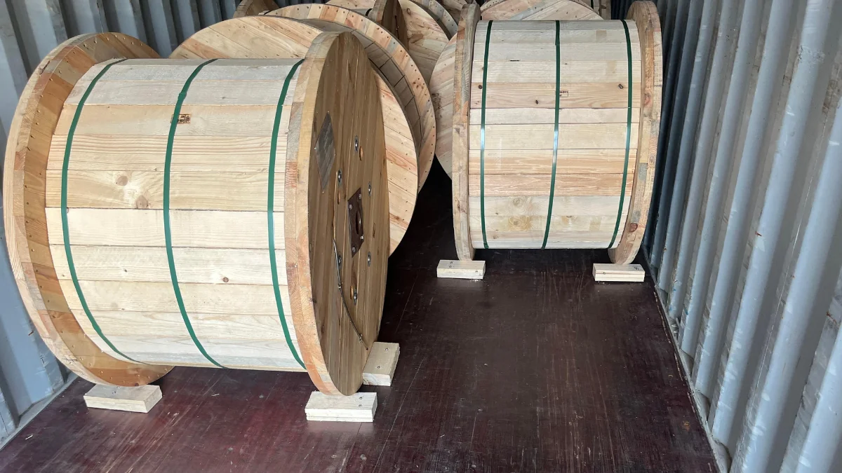 Export wooden crate packaging