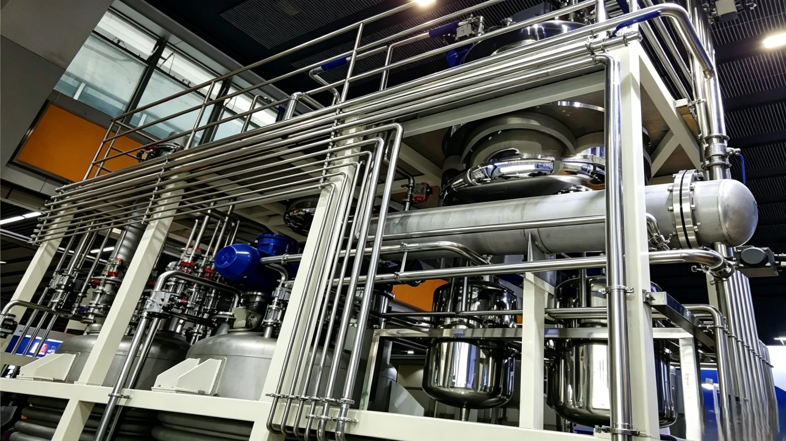 Chemical reactor installation